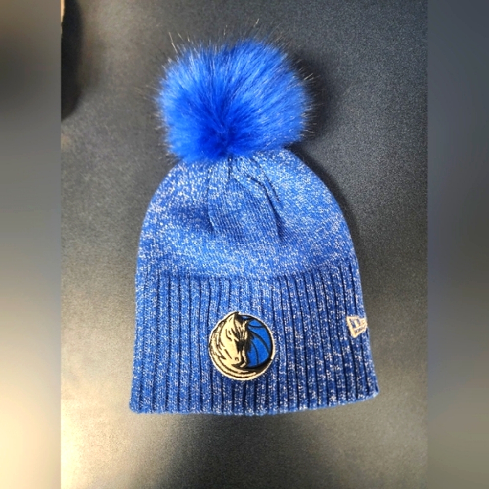 Dallas Mavericks Blue Sparkle Pom-Pom Beanie